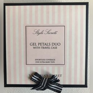 NWOT Gel Petals Duo